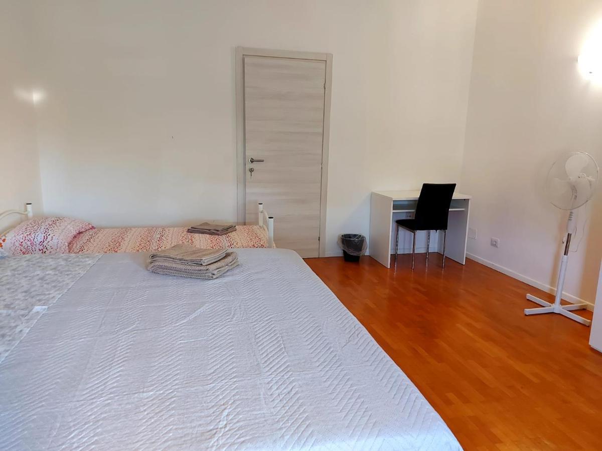 La Dulce Stanza Panzió Genova Kültér fotó